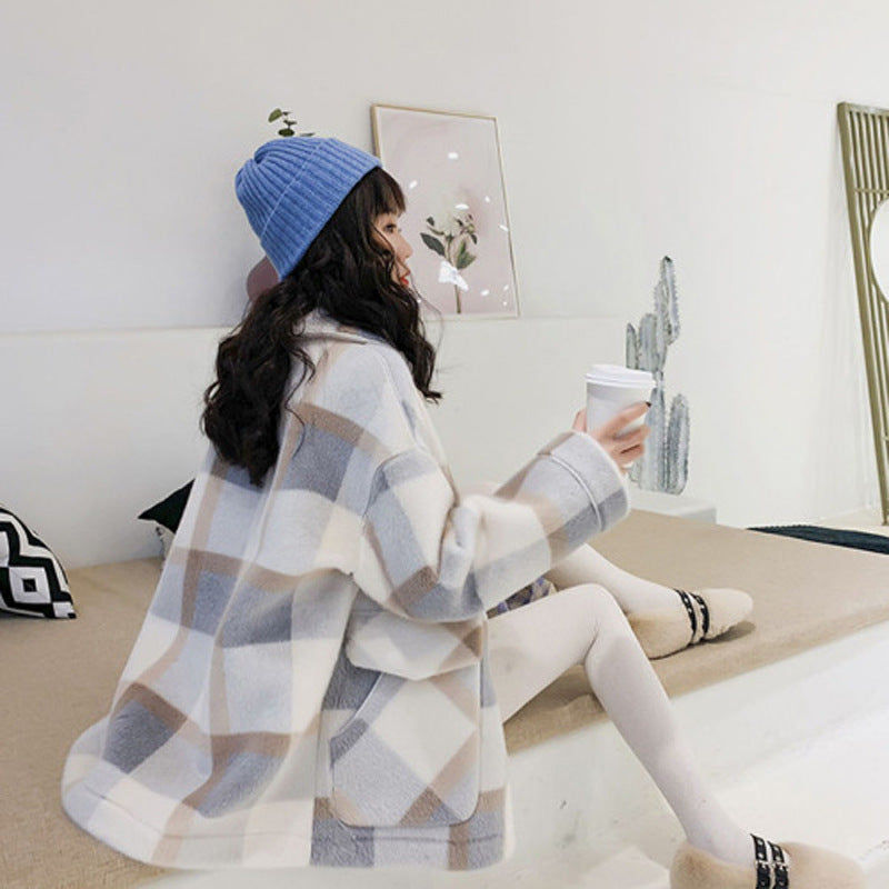 Soft Lamb Wool Plaid Coat – Cozy Winter Warmth with Timeless Charm